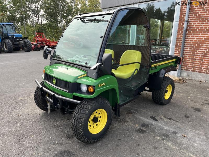 John Deere 850D Gator XUV 1