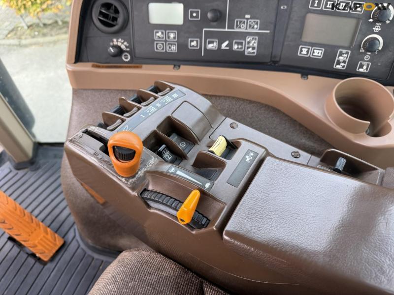 John Deere 8530 tractor 47