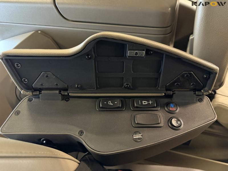 John Deere 8R 340 Signature Edition tractor 73