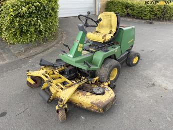 John Deere F725 lawn mower