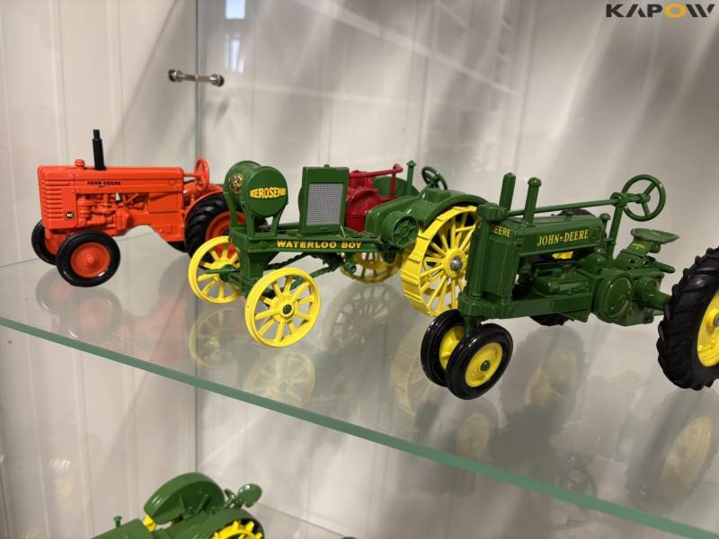 John Deere model tractors 22