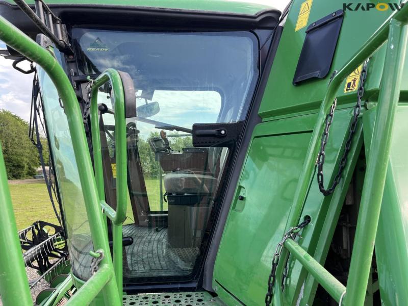 John Deere S690i combine with 630R 30-foot header 64