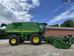 John Deere S690i combine with 630R 30-foot header 4