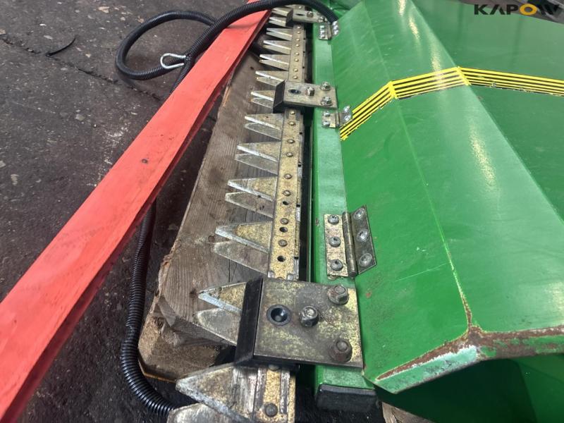 John Deere side knife and hanger 10