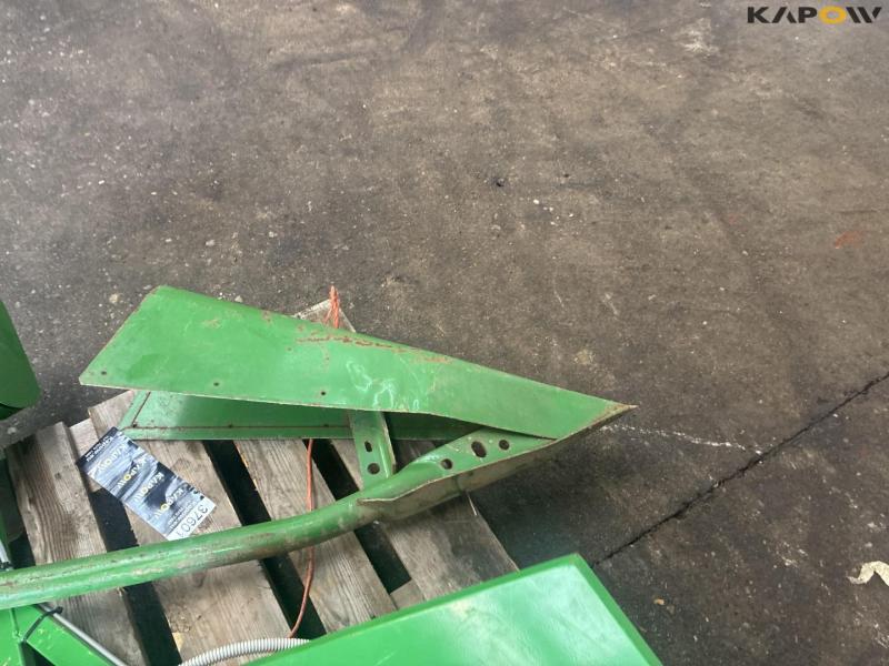 John Deere side knife and hanger 11