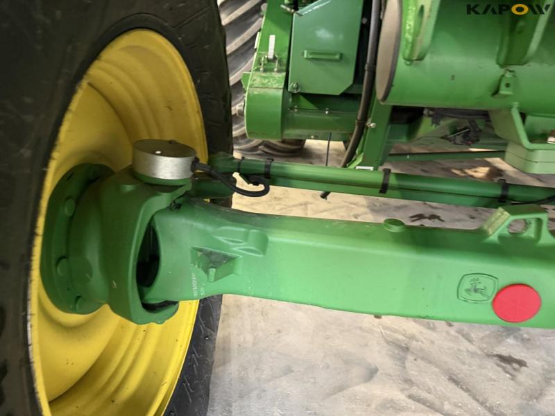 John Deere T660i combine with 30ft draper header 45
