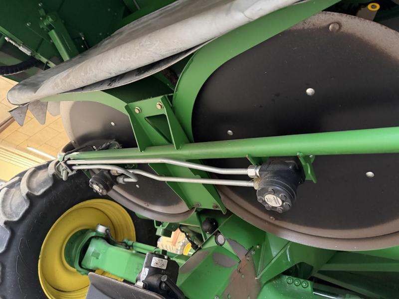 John Deere T660i combine with 30ft draper header 54