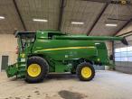John Deere T660i combine with 30ft draper header 7