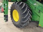 John Deere T660i combine with 30ft draper header 66