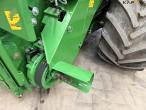 John Deere T660i combine with 30ft draper header 75