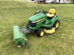 John Deere X540 tractor with mower 4
