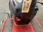 Jonsered LT2217A lawn tractor 11