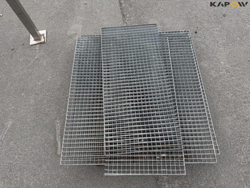 Soil sieve with loose sieves 13