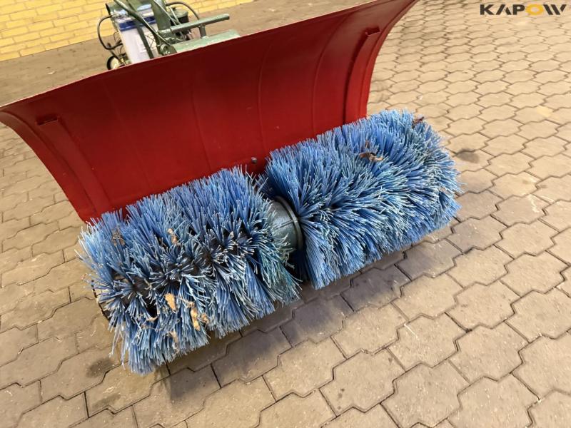 Jrus tool carrier with broom 10