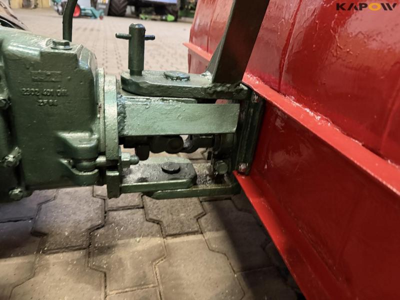 Jrus tool carrier with broom 12