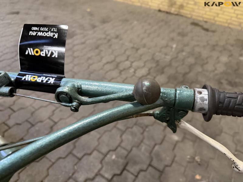 Jrus tool carrier with broom 23