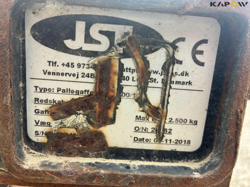 JST pallet forks with excavator hitch 15