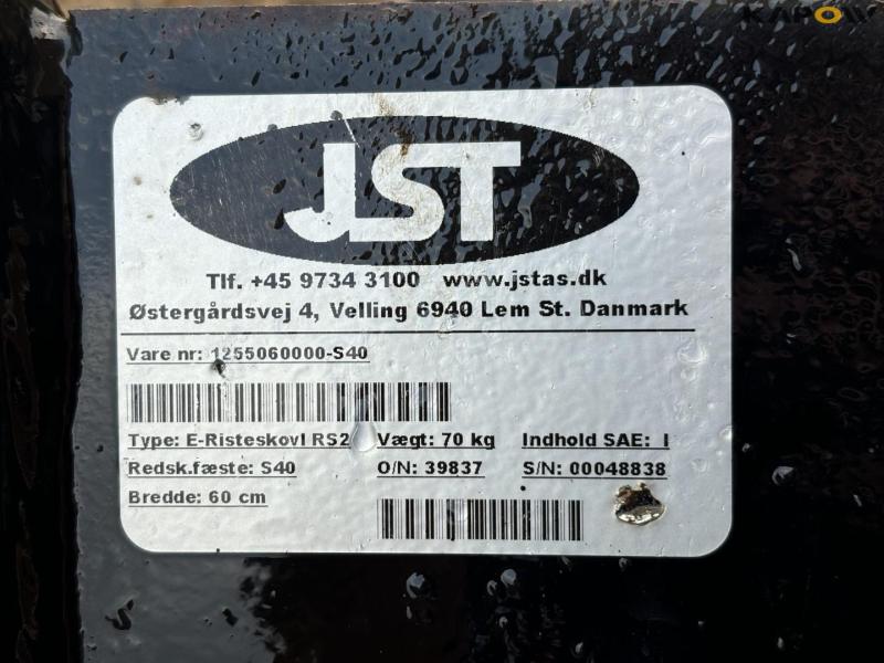 JST skeleton bucket with S40 hitch 13