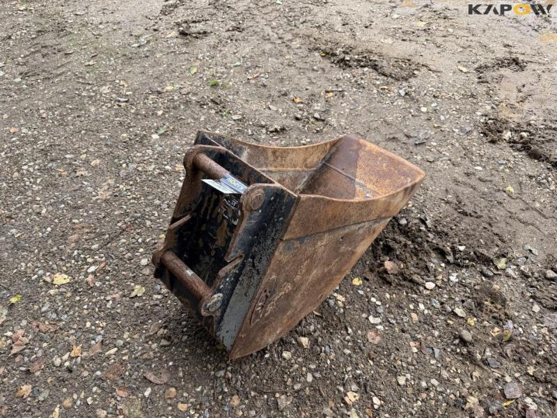 JST bucket with S40 hitch 5