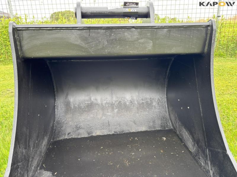JST bucket 100 cm with S60 hitch 11