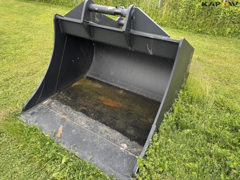JST bucket 150 cm with S70 hitch - NEW 1