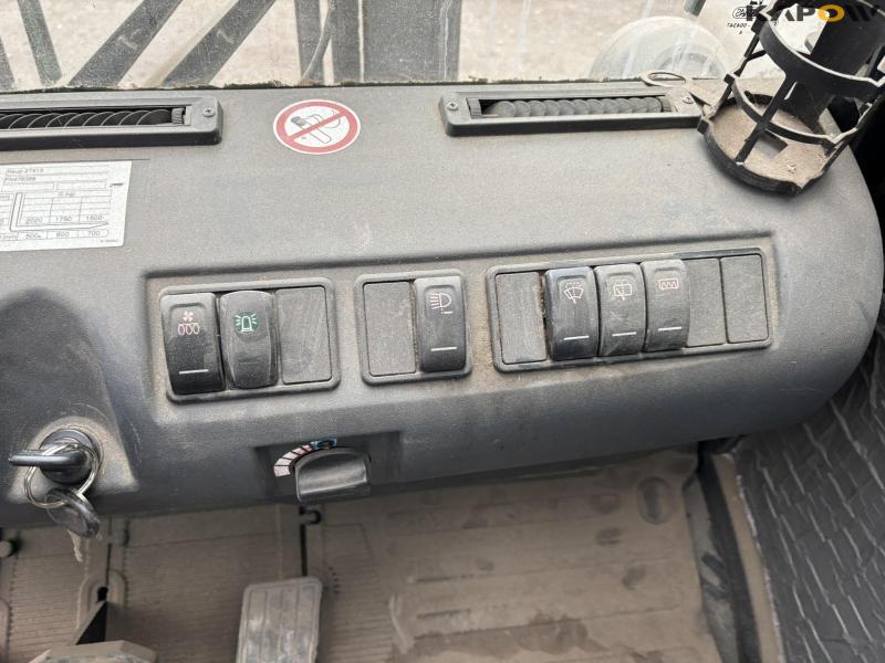 Jungheinrich 425 330ZT forklift diesel 44