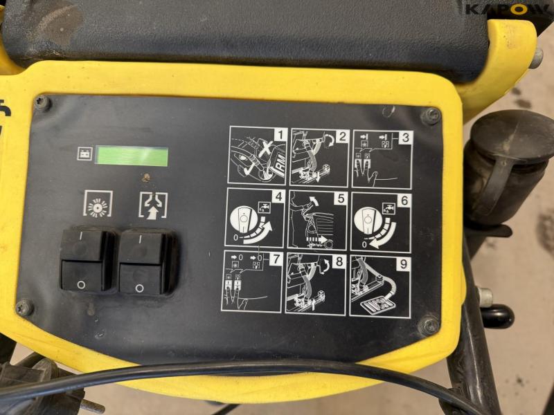 Kärcher BR 530 XL Bp floor scrubber 13