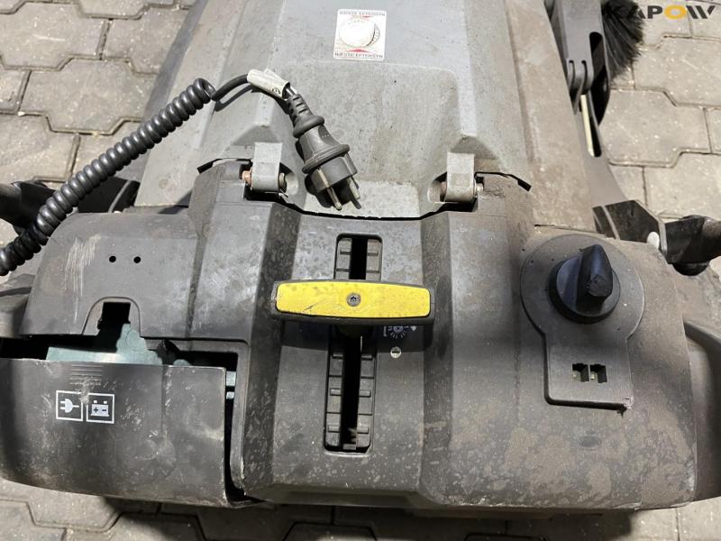 Kärcher KM 70/30 C sweeper 11