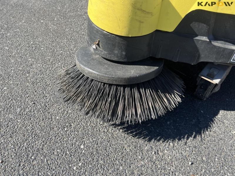 Kärcher KM75/40W sweeper 13