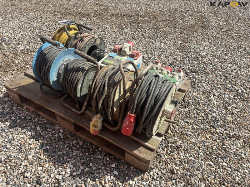 Cable reels and electrical panels 4