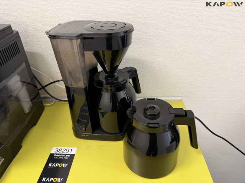 Coffee machine and trash can 3