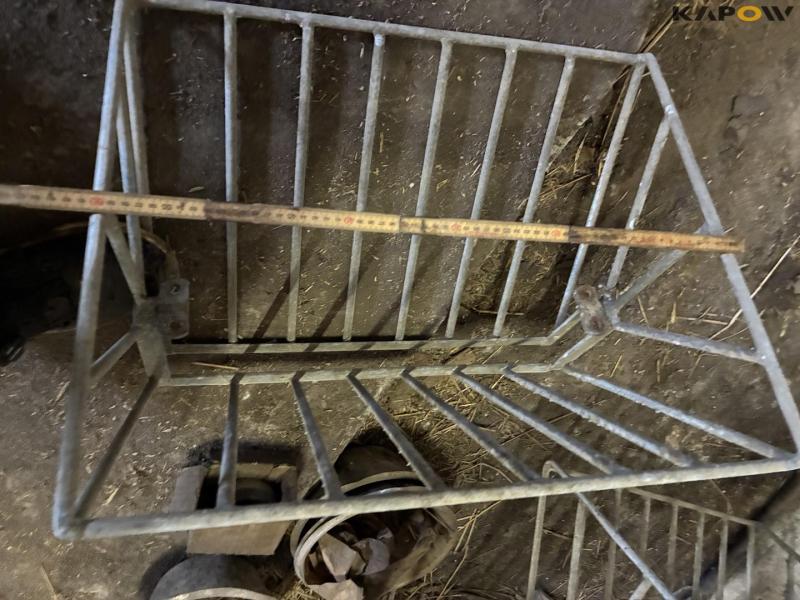 Wall-mounted calf boxes 27