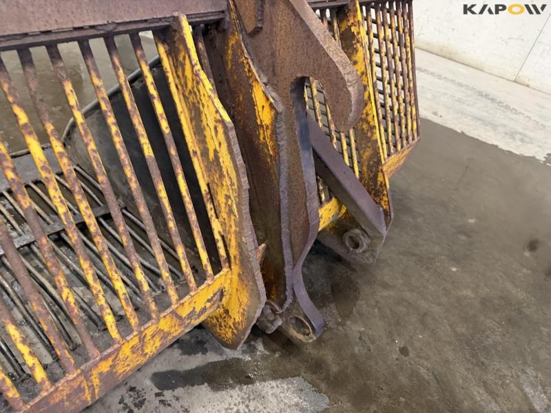 Potato shovel with Volvo hitch 9