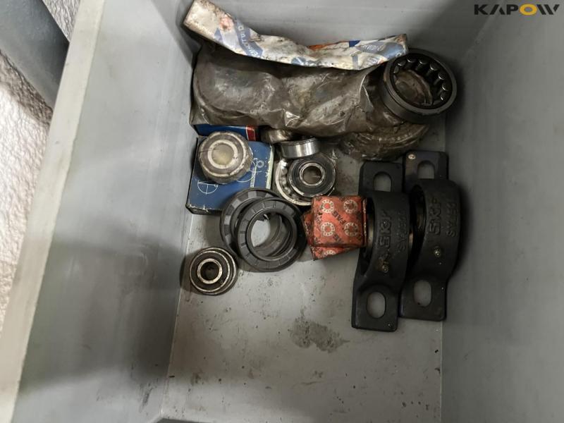 Boxes with tools and spare parts 17