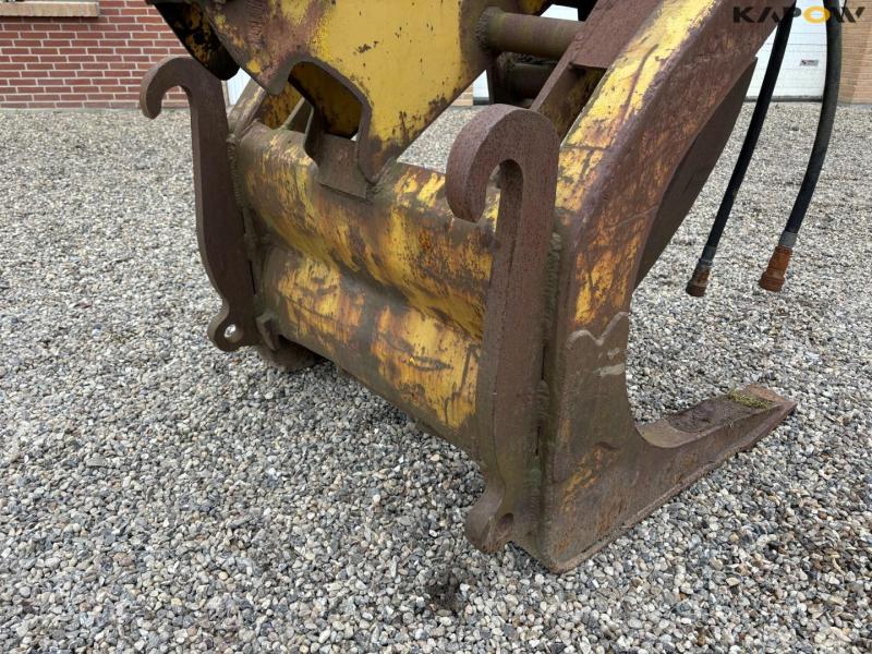 Trunk claw with Volvo hitch 9