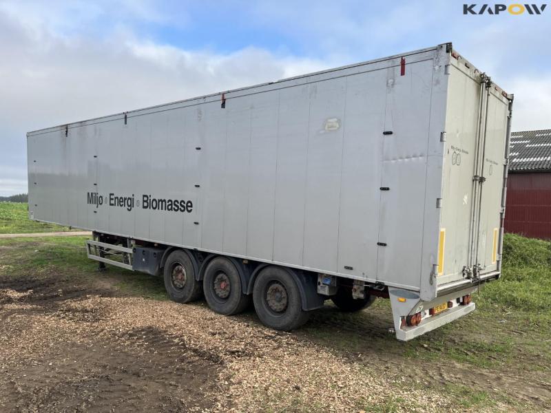 Barely 90 m3 walking floor trailer. 6