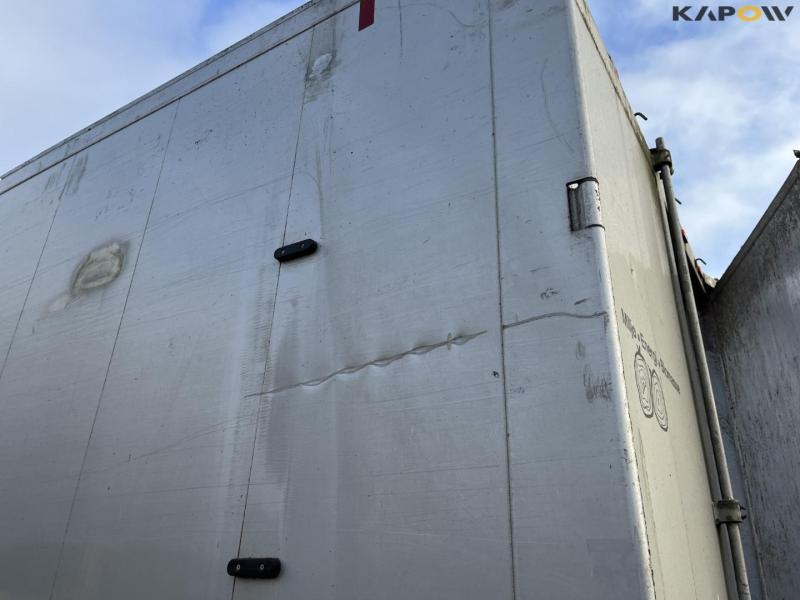 Barely 90 m3 walking floor trailer. 43