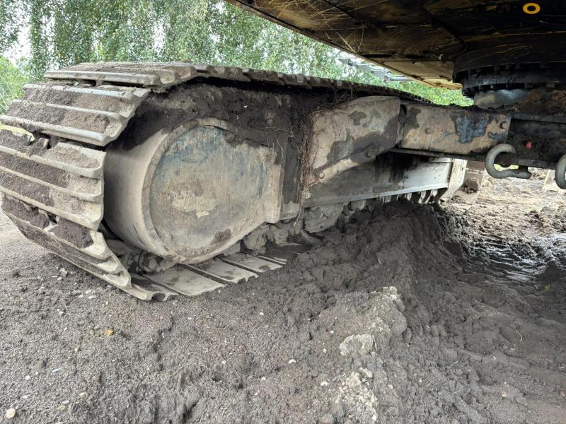 Komatsu PC 450 LC-8 excavator 37