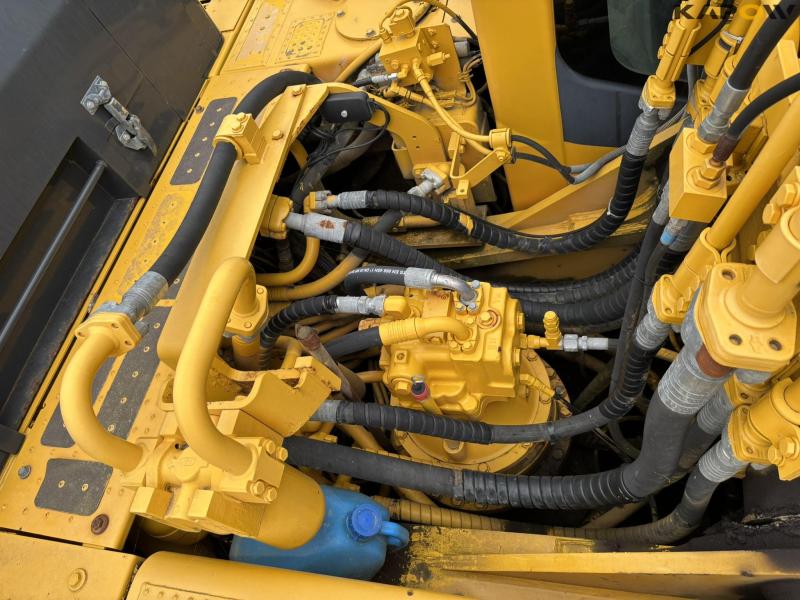 Komatsu PC 450 LC-8 excavator 71