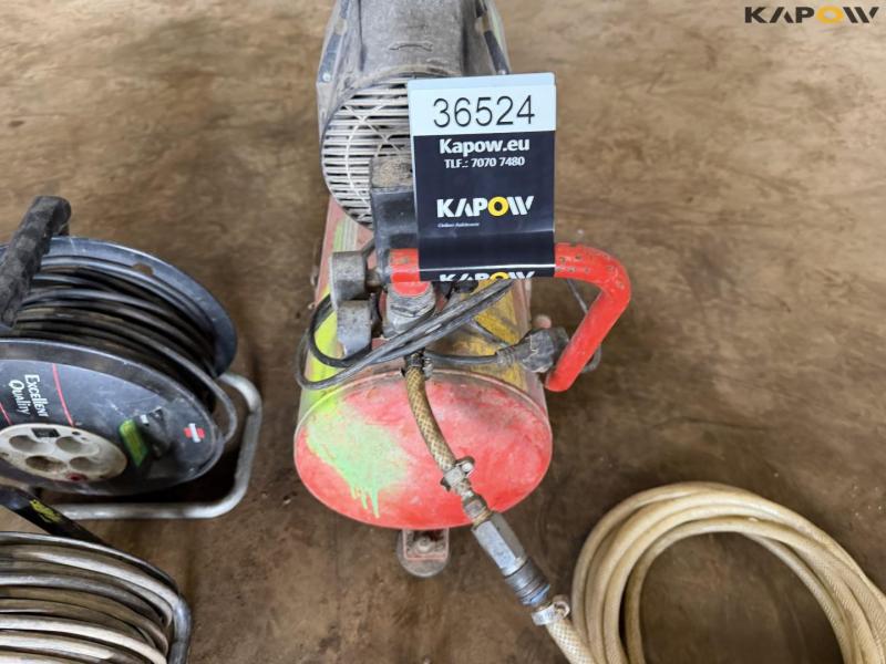 Compression tracks and cable reels 10