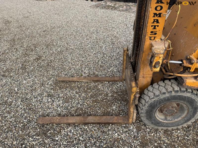 Komatsu GF15 forklift 9