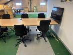 Conference table with 6 chairs and screen 5