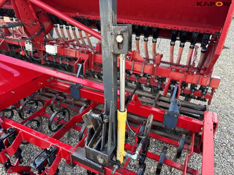 Kongskilde Demeter Classic 4000A seed drill 49