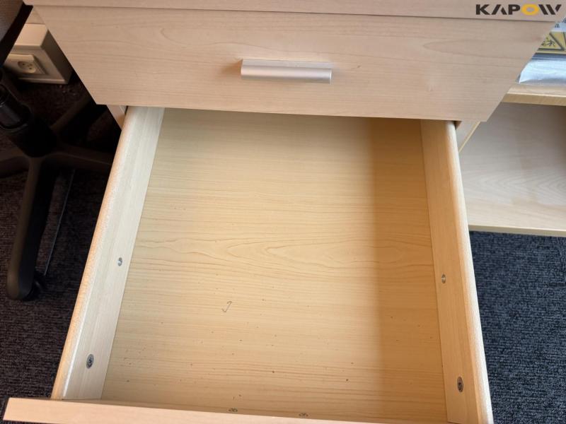 Office furniture 30