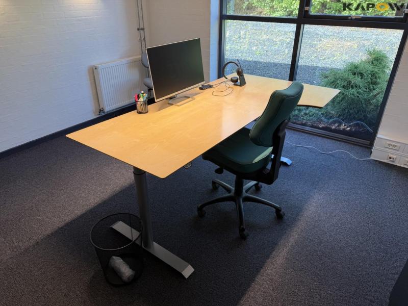 Office furniture 12