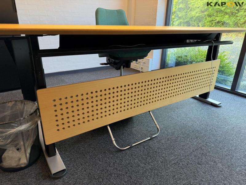 Office furniture 4