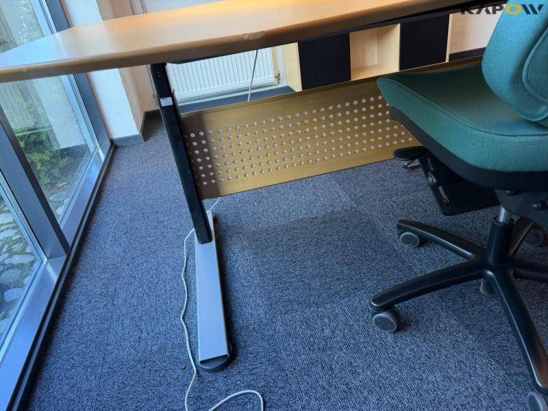 Office furniture 8