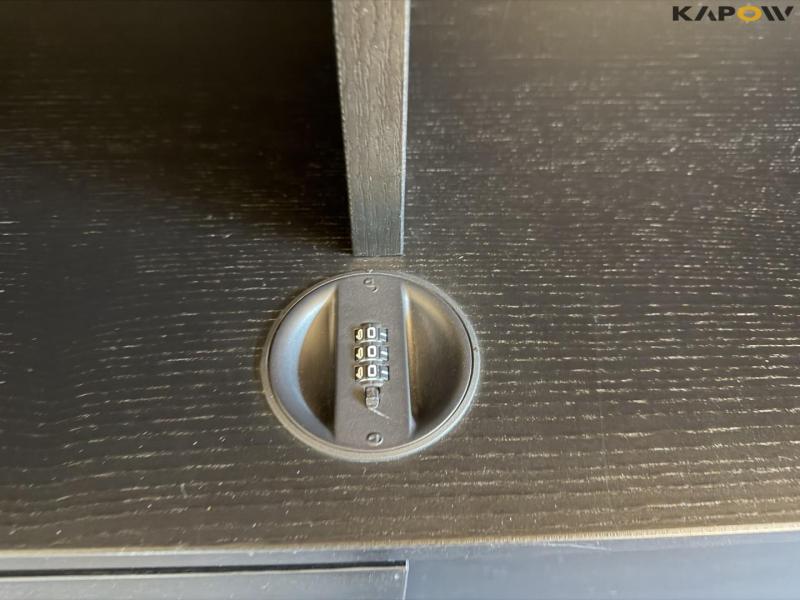 Office furniture 9