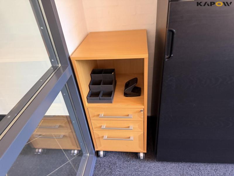 Office furniture 13