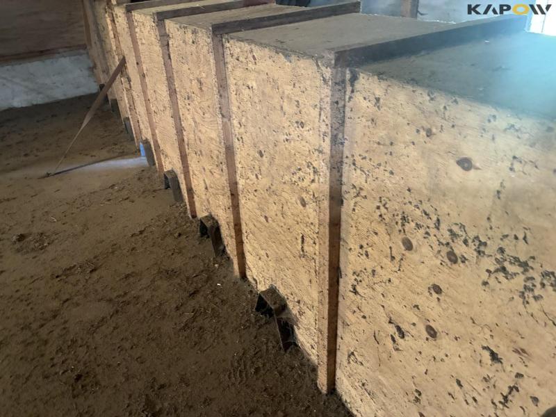 Grain blower with kailofaire and channels 21